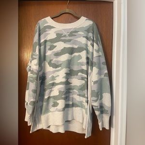 Aerie Camo Crewneck Womens Size XL